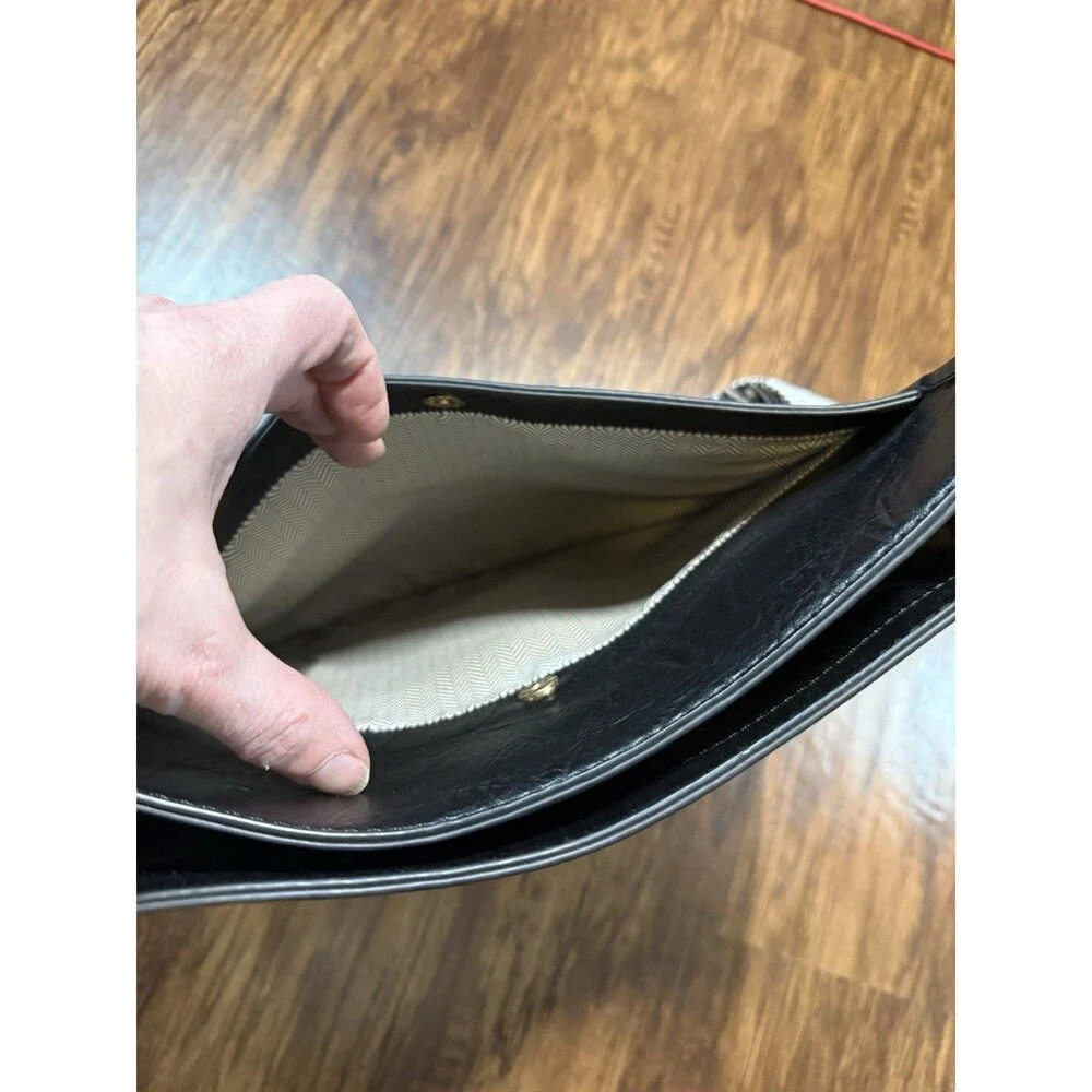 Jen & Co. Chloe Vegan Crossbody Black Adjustable Strap - Picture 5 of 5